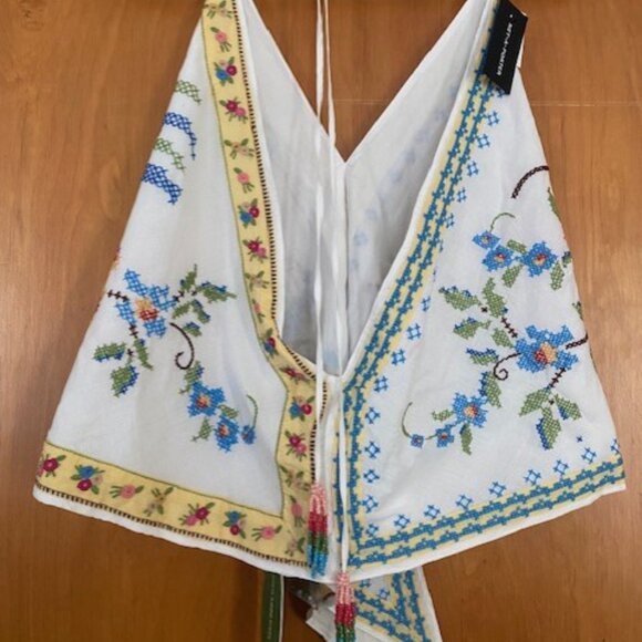 Farm Rio Granoma Gift Embroidered Halter Top, New with Tags (NWT), Size Medium - Picture 2 of 5